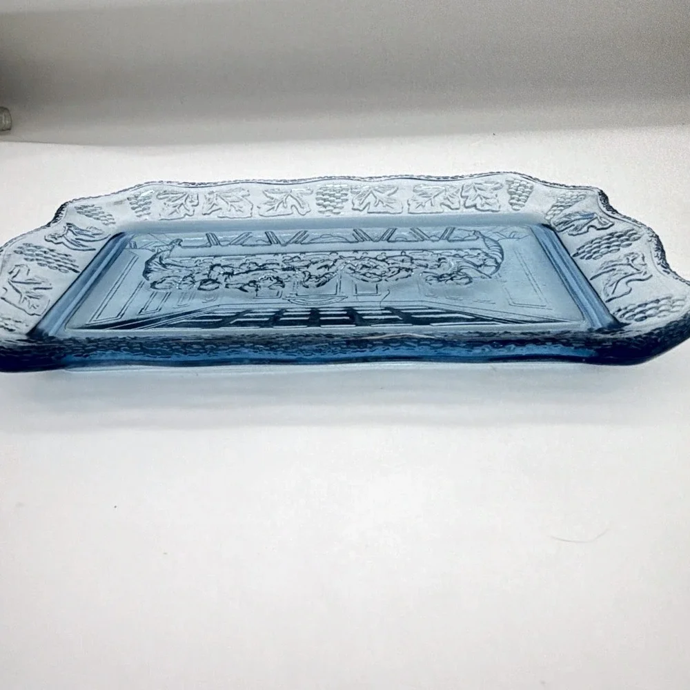 VTG Tiara Indiana Glass Light Blue Serving Tray Last Supper Relief Scalloped